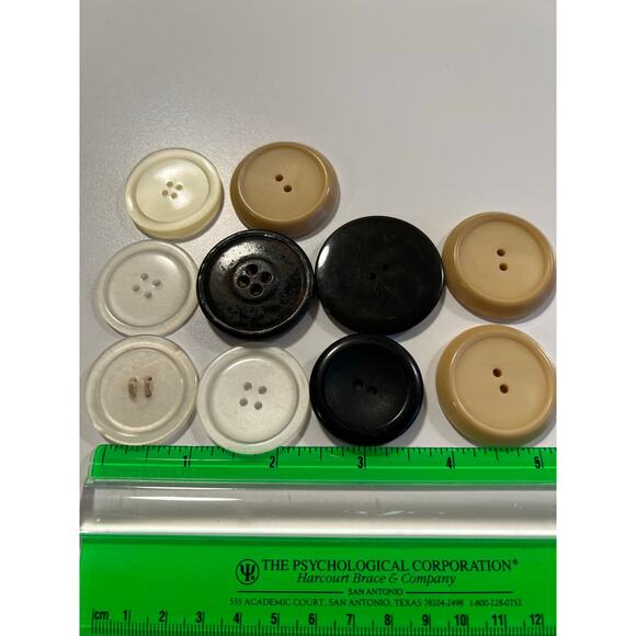 Lot of 10 Large Vintage Buttons - Picture 1 of 4
